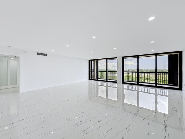 Building Photo - 2480 Presidential Way