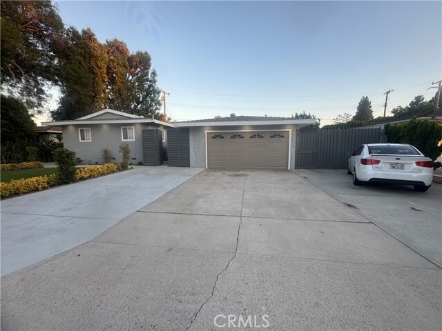 Building Photo - 4628 W Simmons Ave