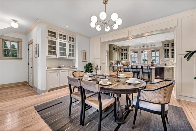 Building Photo - 242 SW D St