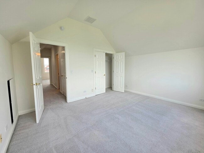 Building Photo - 2085 Valor Ct