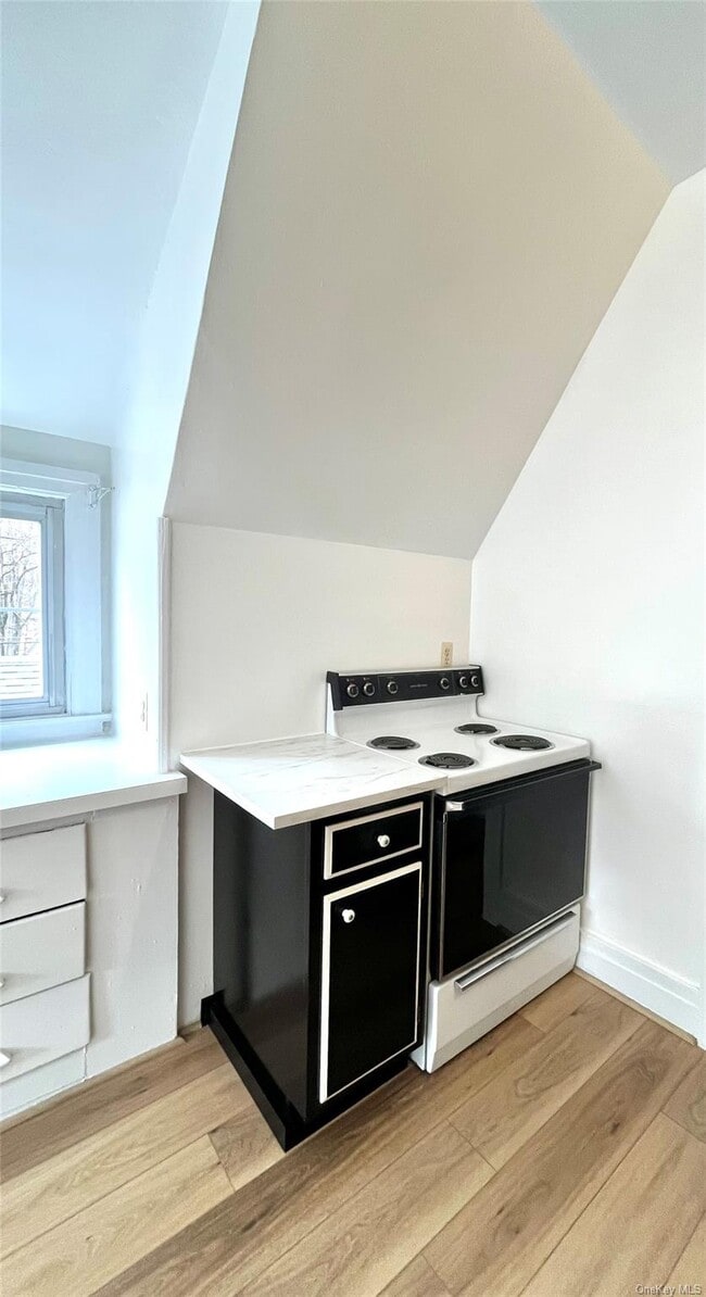 Building Photo - 7 Law St