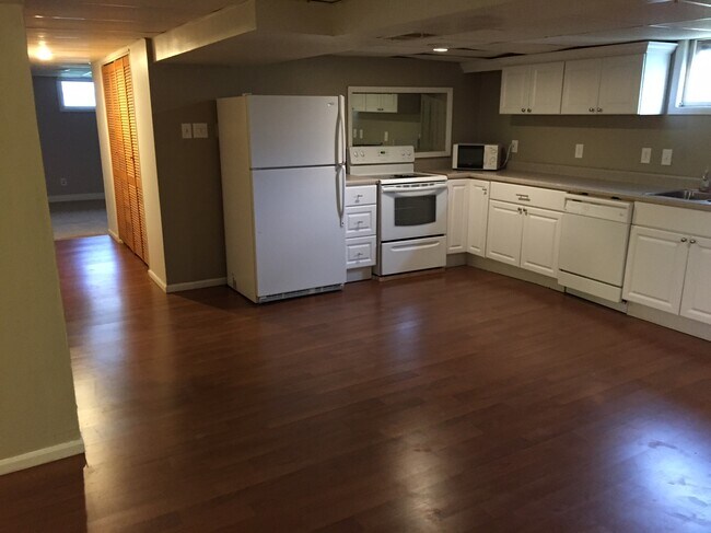 Building Photo - 510 E King St