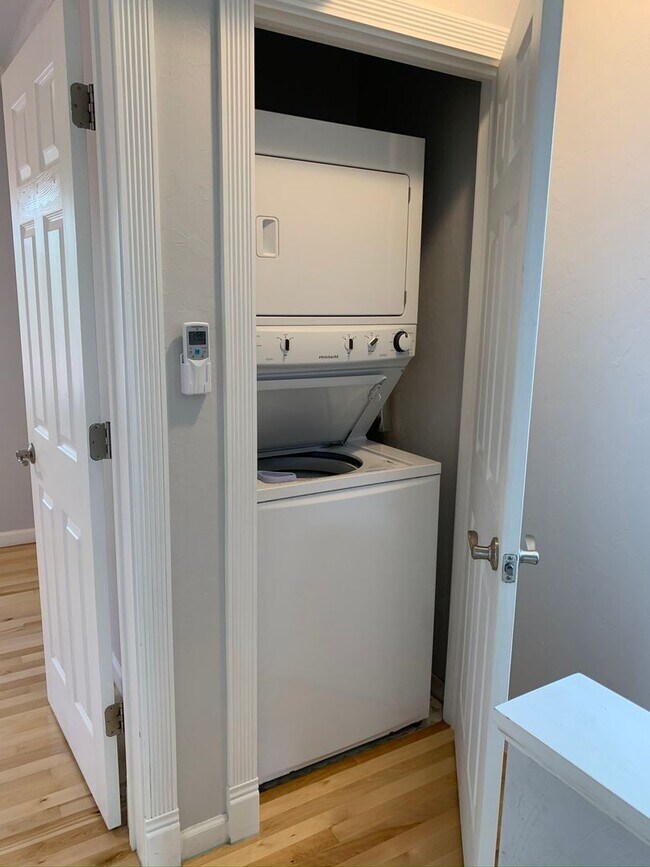 Building Photo - The Eagle Tower