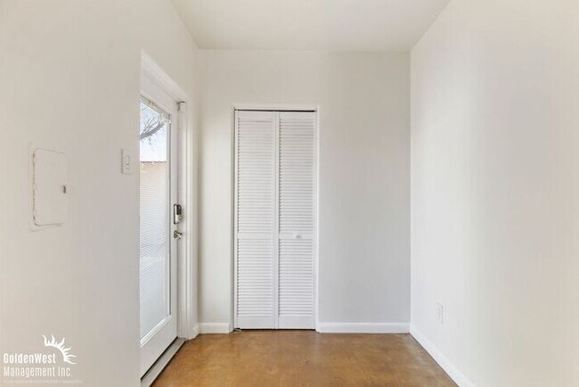 Building Photo - Charming 2Bdm 2Ba Home with Modern Studio ADU in Uptown Phoenix!