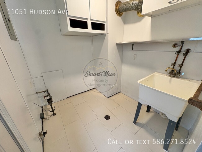 Building Photo - 11051 Hudson Ave