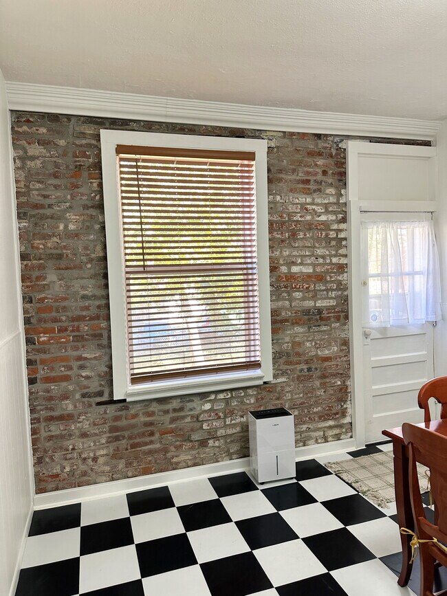 Building Photo - 4269 Botanical Ave