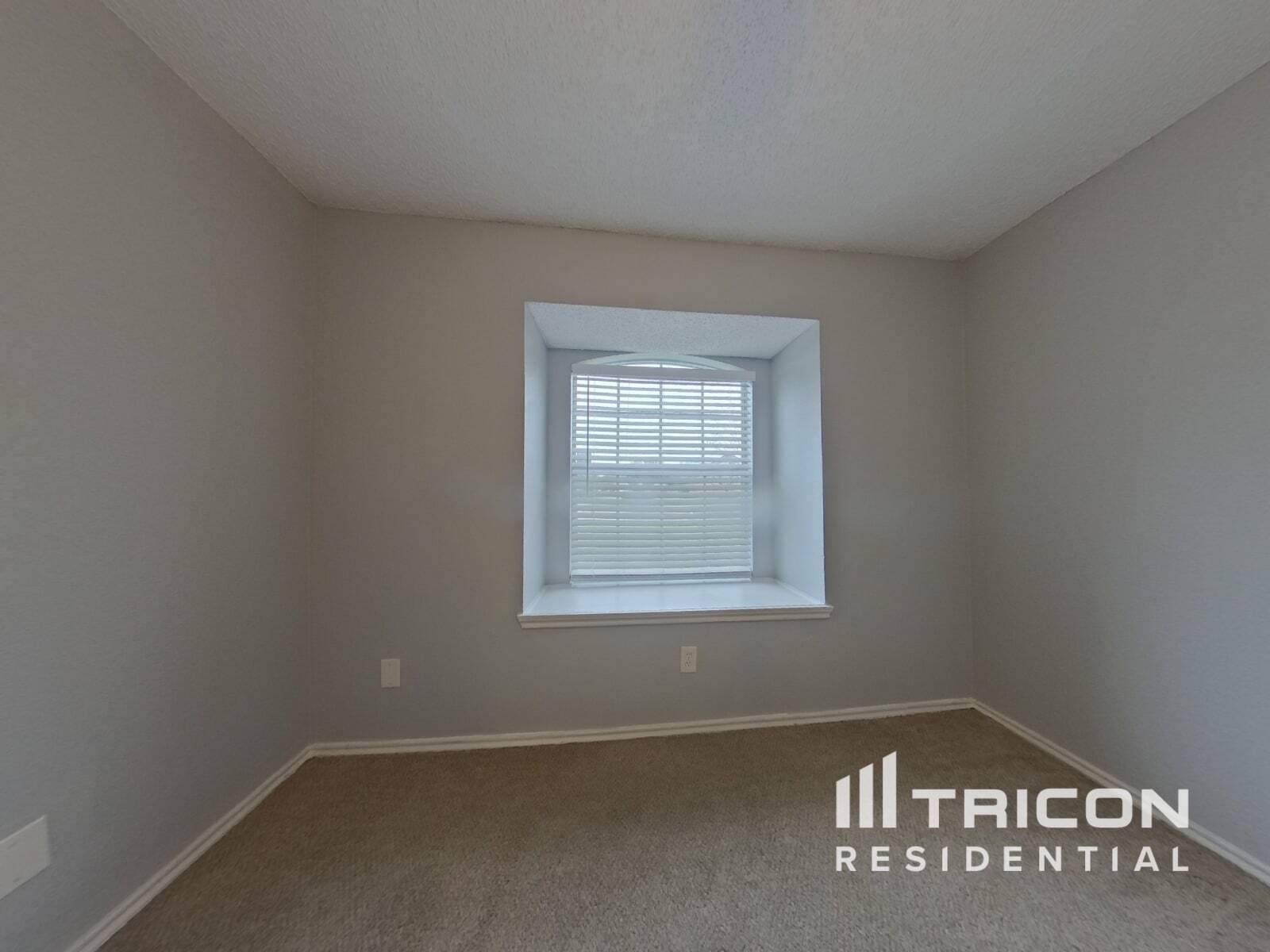 Building Photo - 160 Westwood Dr