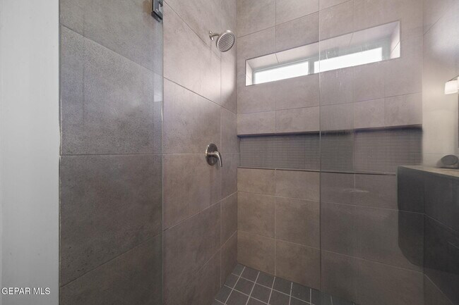 Building Photo - 5973 Cartagena Cir