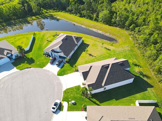 Building Photo - GORGEOUS 5 Bed 4 Bath 3 Car Garage HOME w COMMUNITY POOL for RENT!