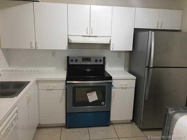 Building Photo - 4712 NW 114th Ave