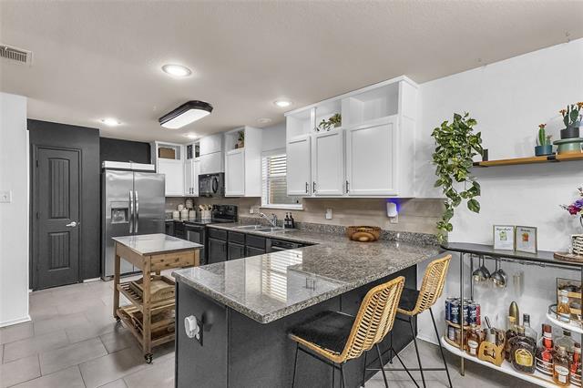 Building Photo - 2050 Lake Trail Dr