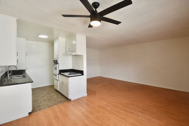 Building Photo - 12050 Tiara St