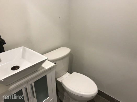 Building Photo - 537 Park Pl