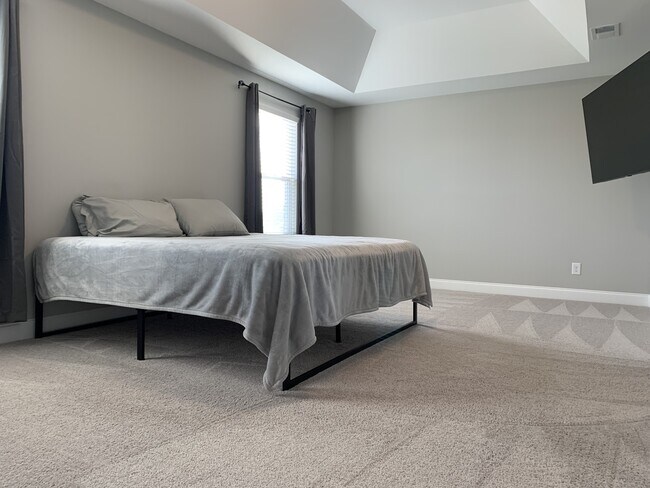 Building Photo - 641 Trotters Aly