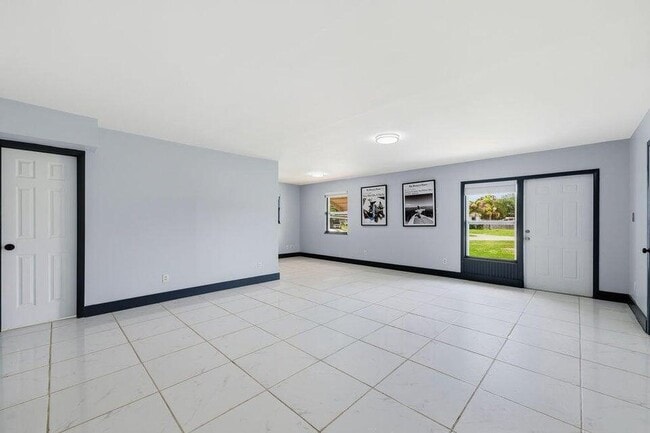 Building Photo - 102 SE El Sito Ct