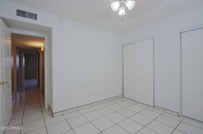 Building Photo - 4526 W Altadena Ave