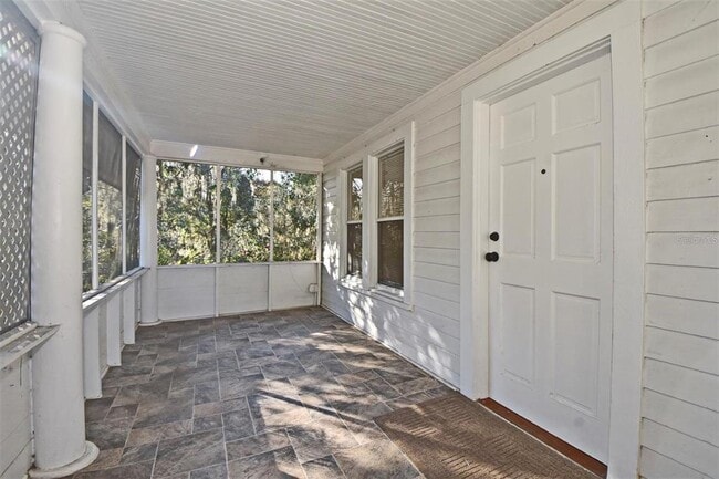 Building Photo - 1015 Martin St