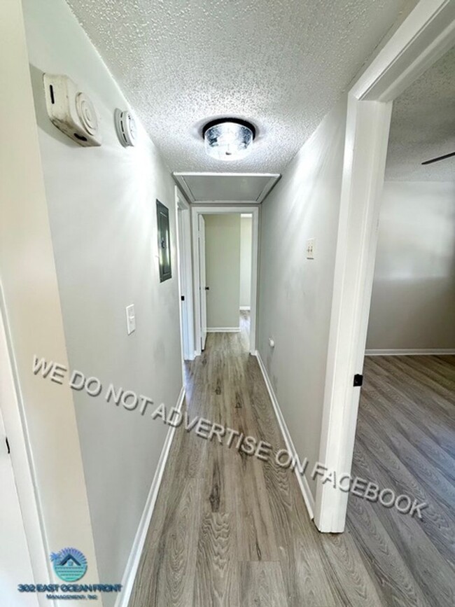 Building Photo - $200 OFF FIRST MONTH RENT - Beautiful 3 Be...