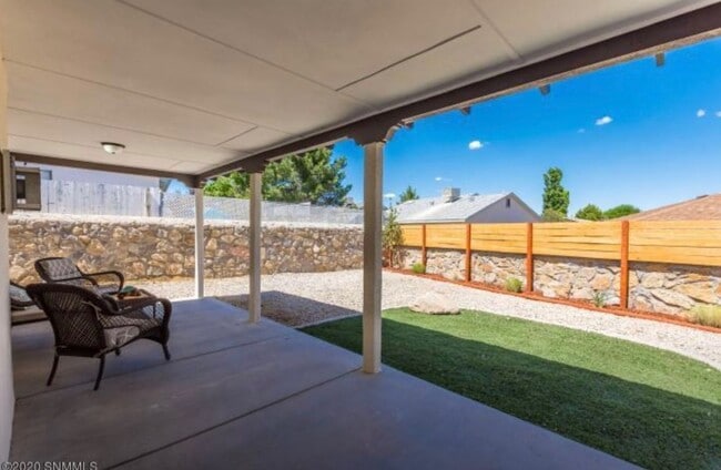 Building Photo - Beautiful Remodeled Home—-Will go fast!!!