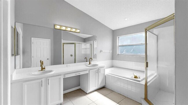 Building Photo - 11208 Sailbrooke Dr