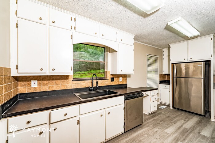 Building Photo - 4054 Brookmont Dr