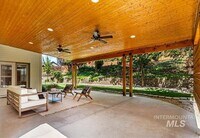 Building Photo - 3 Bedroom 2.5 Bath, 3 Car Garage w/Gorgeous Exterior