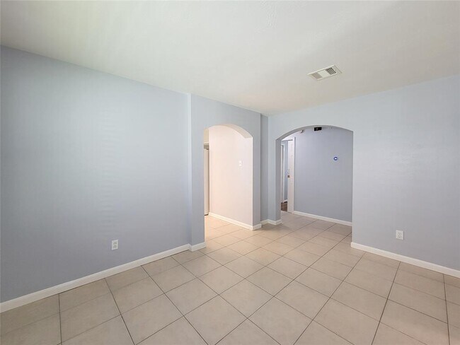 Building Photo - 19026 Yellow Thrush Dr
