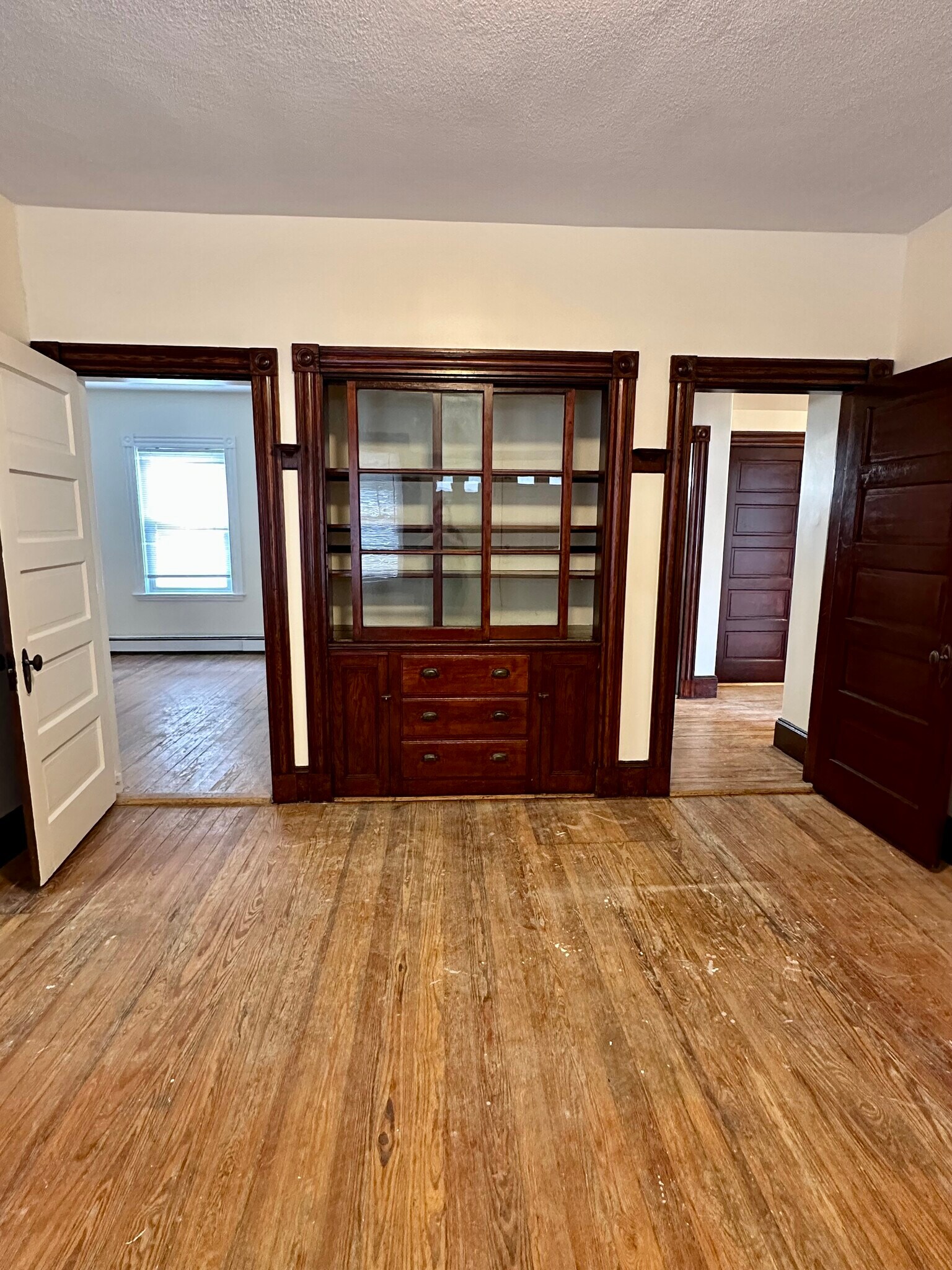 Building Photo - 505 Main St