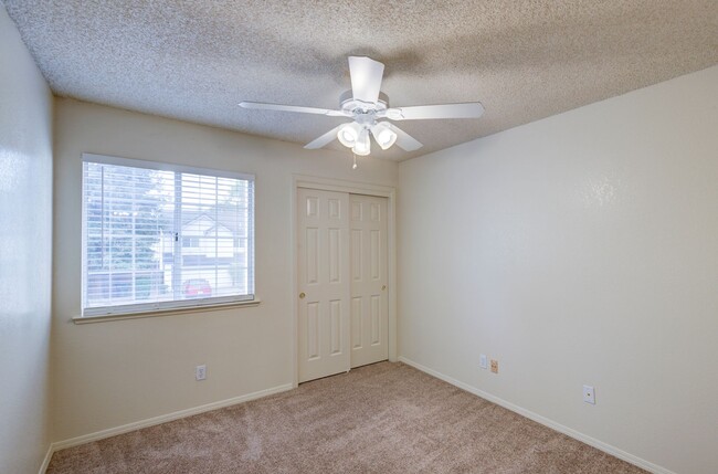 Building Photo - 1761 E Jordan Ave