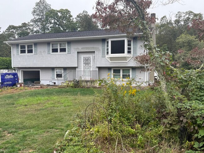 Building Photo - 6 Fairview Dr