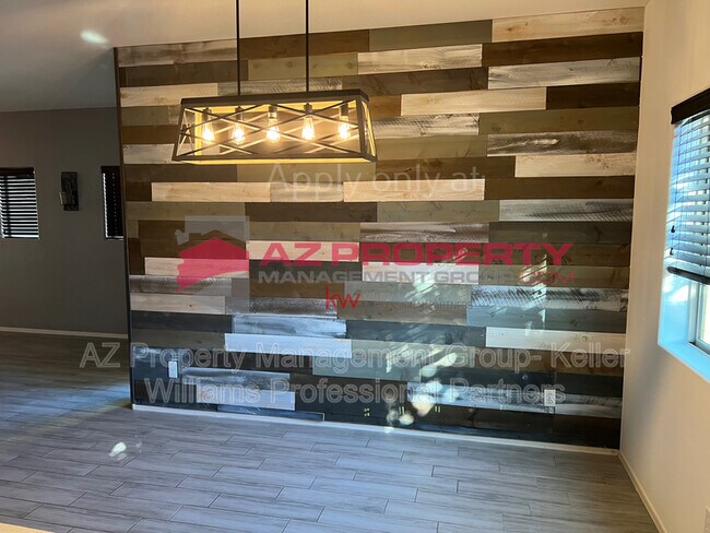 Building Photo - 10225 W Camelback Rd