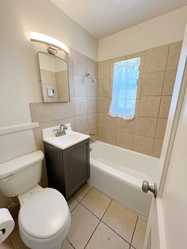 Building Photo - SEE IT NOW: Charming Updated Apartment with Private Balcony ~ $500 MOVE-IN SPECIAL!