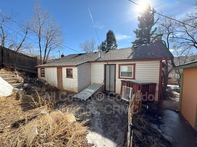 Building Photo - 3620 W Pikes Peak Ave