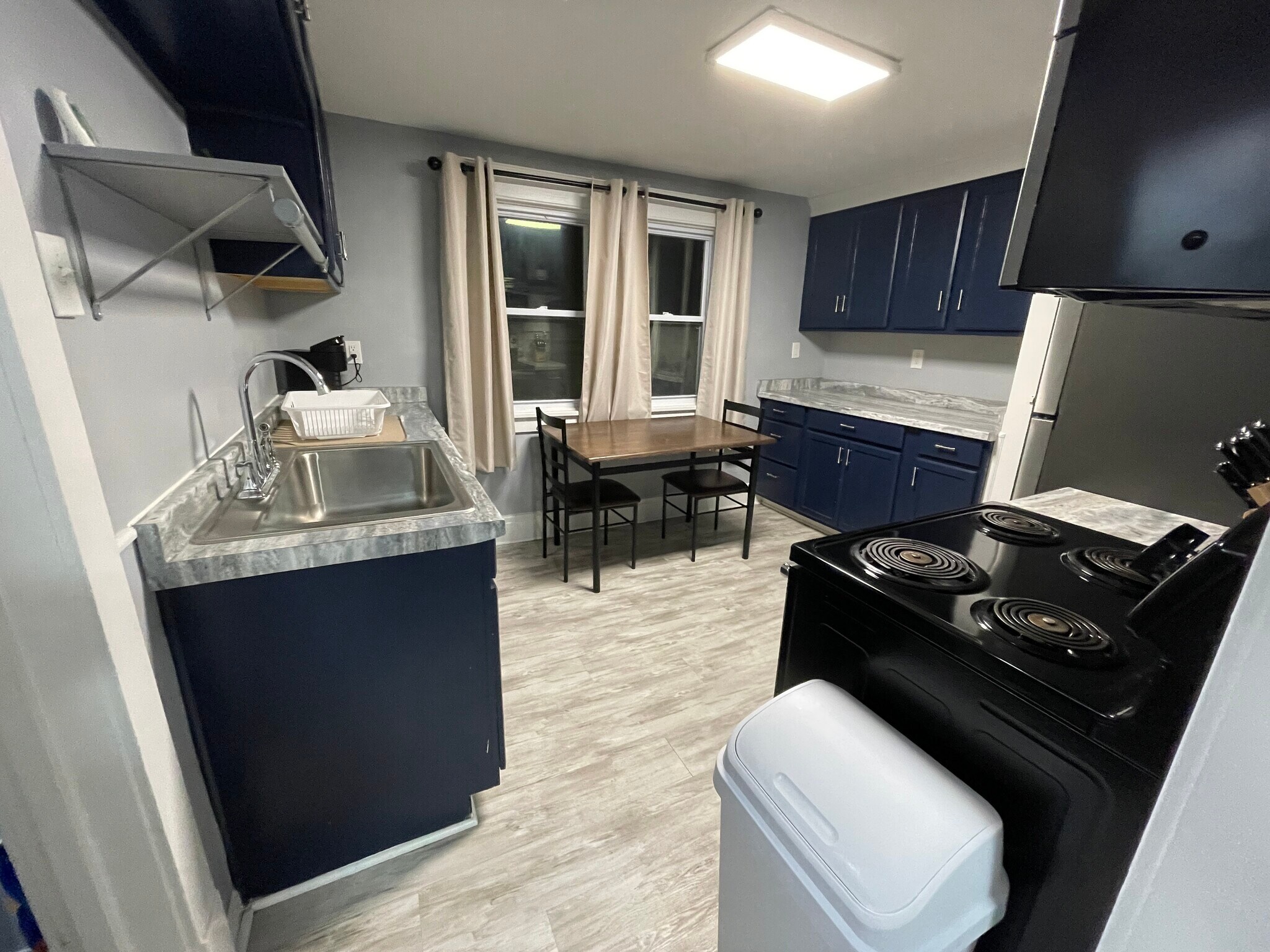 Kitchen - 4034 Bailey Ave