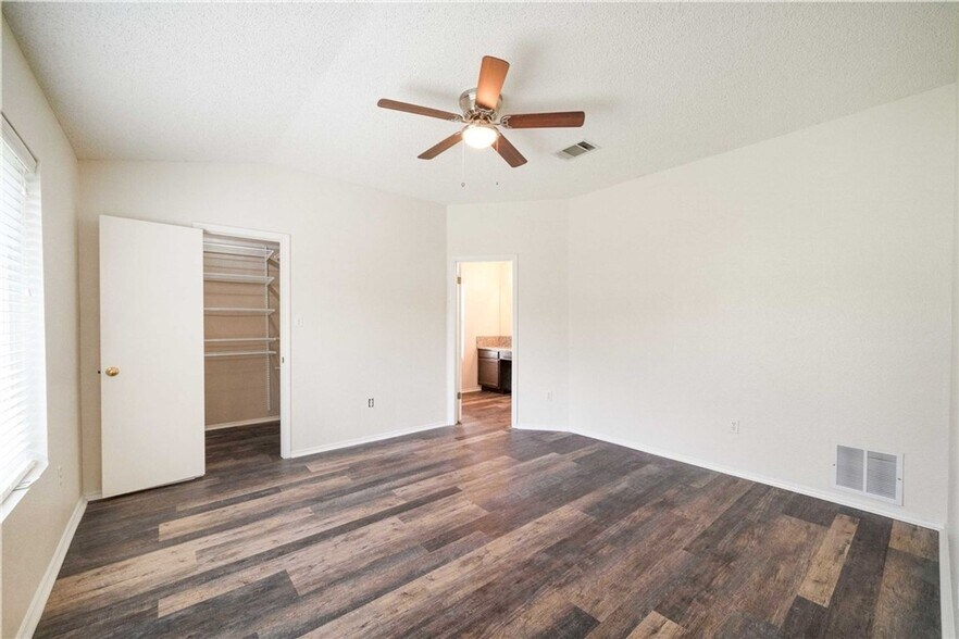 Building Photo - 20902 Gelding Ln