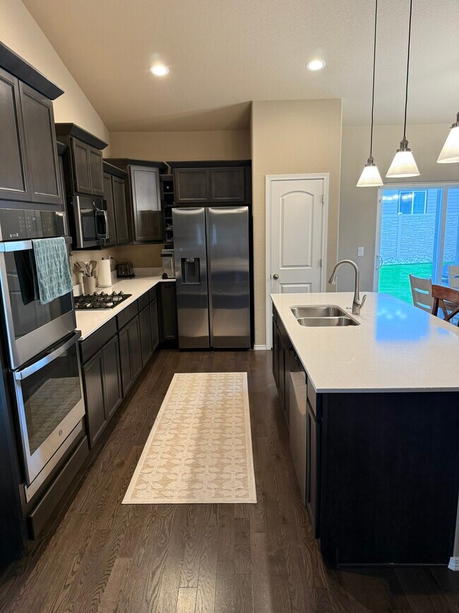Building Photo - 9958 Golf Crest Dr