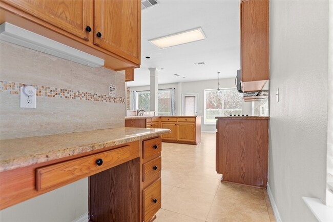 Building Photo - 3015 Honey Locust Dr