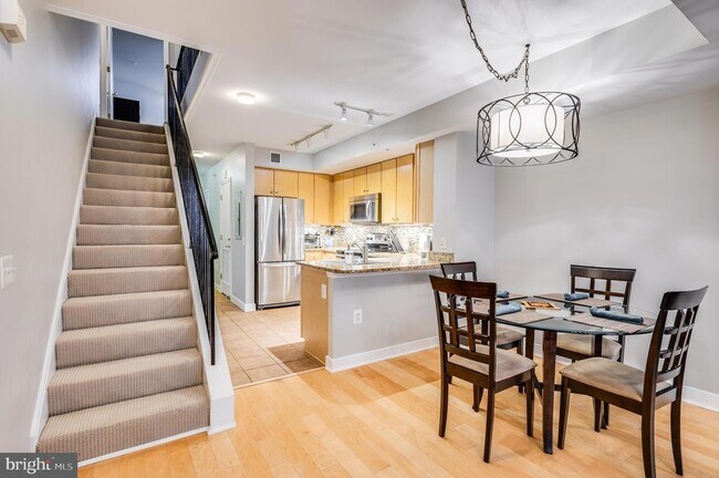 Building Photo - 616 E Street NW Unit 446