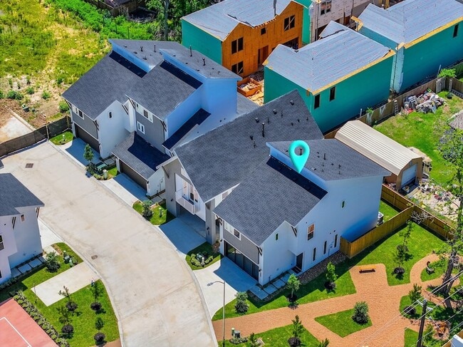 Building Photo - 7613 Victory Reserve St