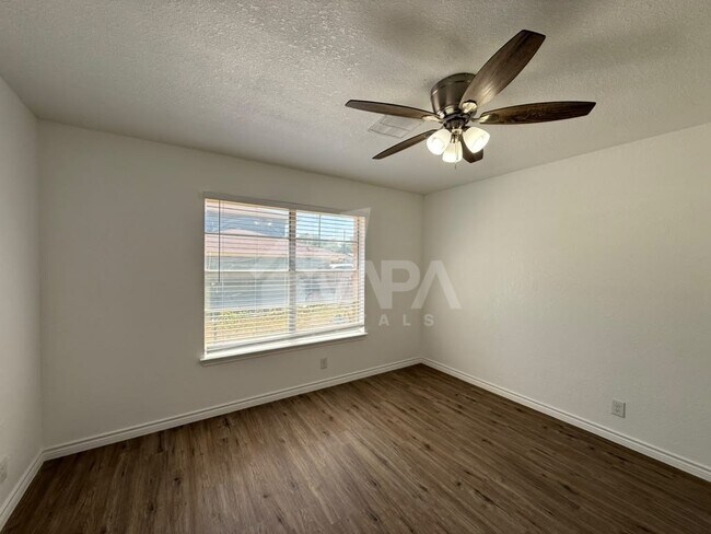 Building Photo - 3602 Skylark Ave