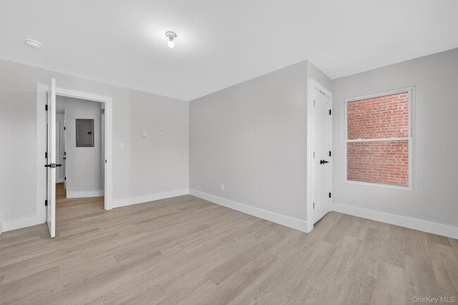 Building Photo - 12 N Church St