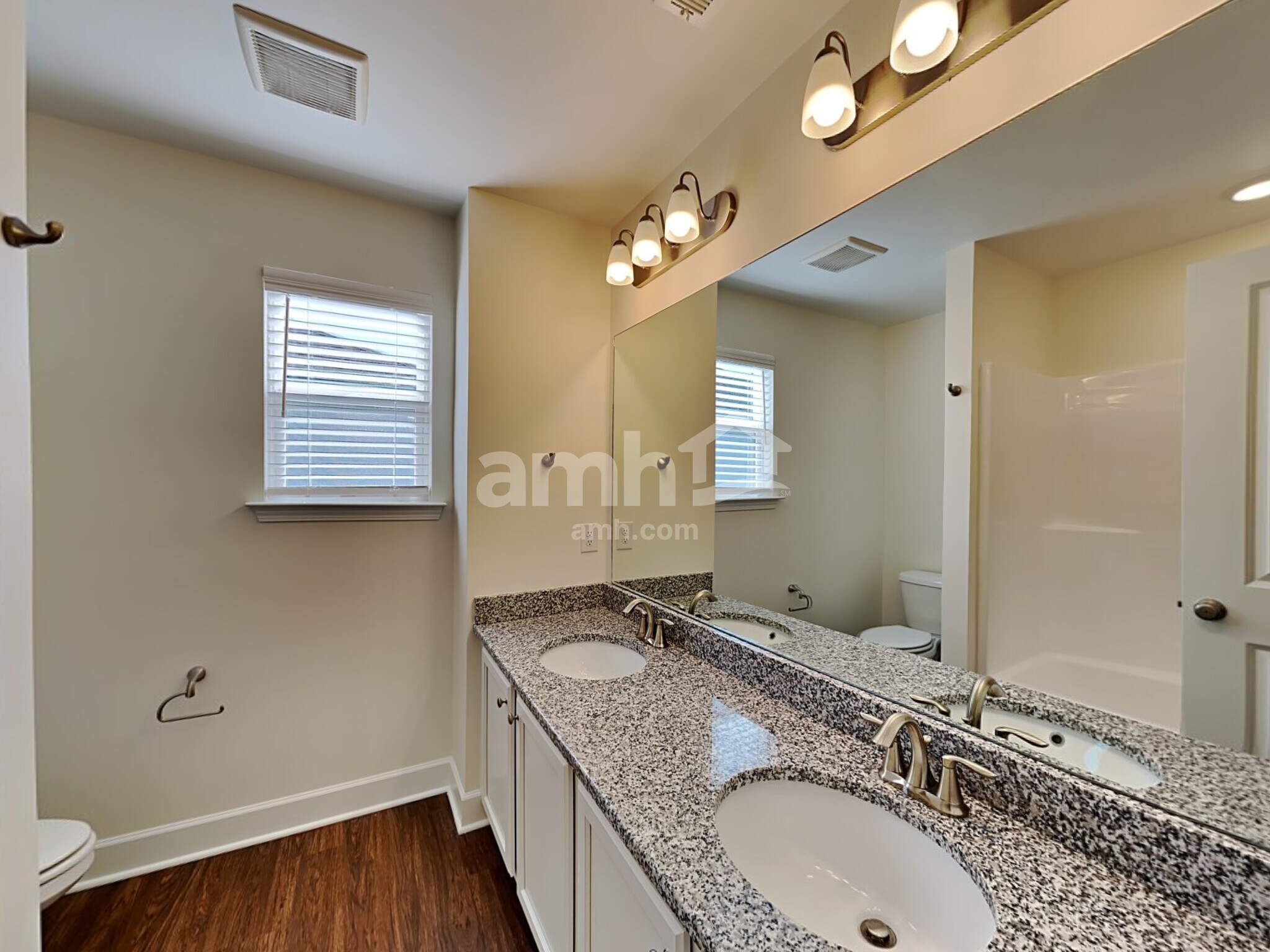 Building Photo - 3031 Esquire Dr