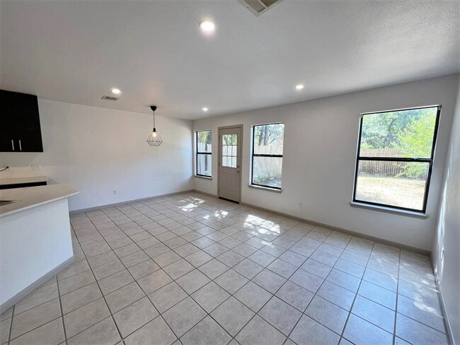 Building Photo - 9708 Sugar Hill Dr
