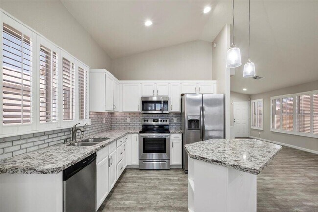 Building Photo - 4623 E Desert Wind Dr.