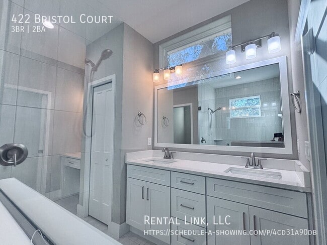 Building Photo - 422 Bristol Ct