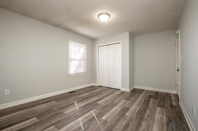 Building Photo - 2089 Rock Springs Cir