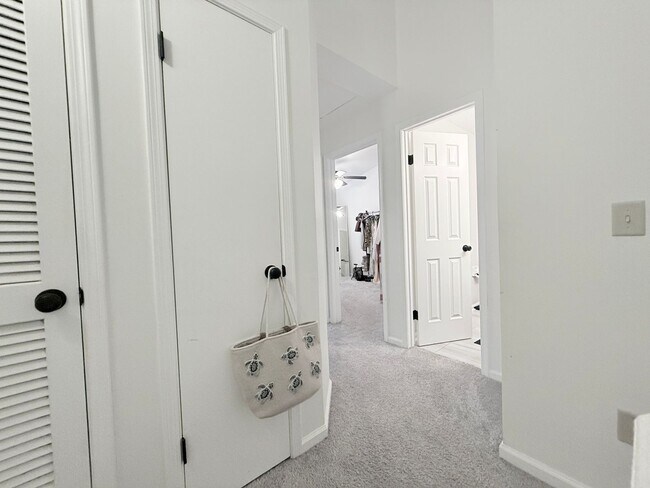 Building Photo - Peaceful Townhome in Fort Caroline with Fu...