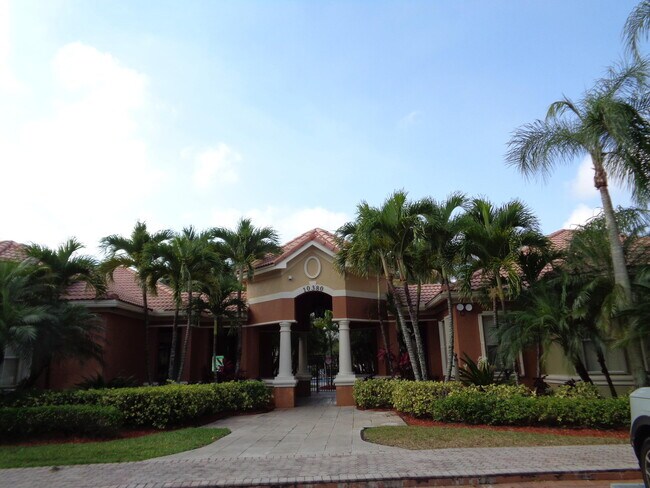 Building Photo - 10372 Fox Trail Rd S