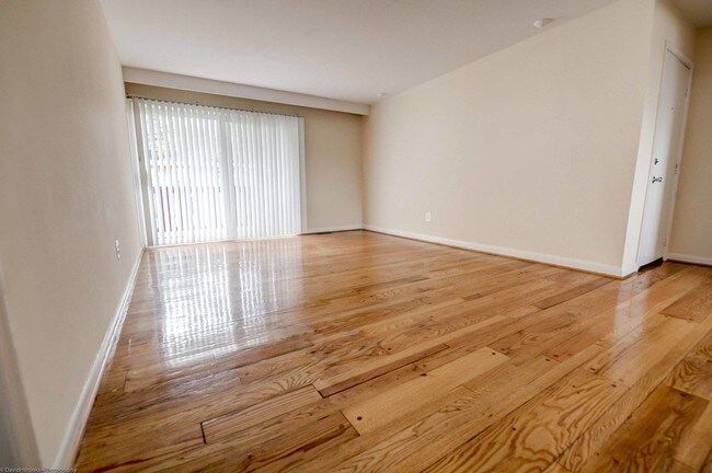 Building Photo - 2900 Taney Rd