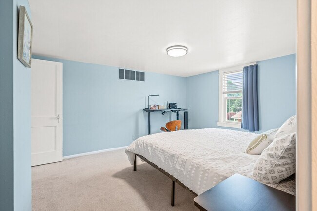 Building Photo - 2637 17th St